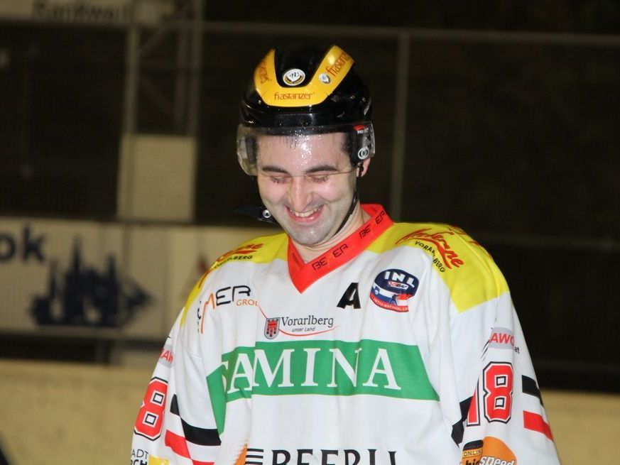 VEU Verteidiger Marc Colleoni will mit Feldkirch gegen Lustenau endlich wieder gewinnen. VEU Verteidiger Marc Colleoni will mit Feldkirch gegen Lustenau endlich wieder gewinnen.