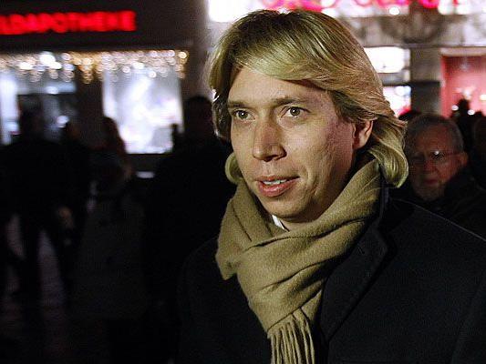 Zieht Helmut Werner diesmal ins Dschungelcamp? Zieht Helmut Werner diesmal ins Dschungelcamp?