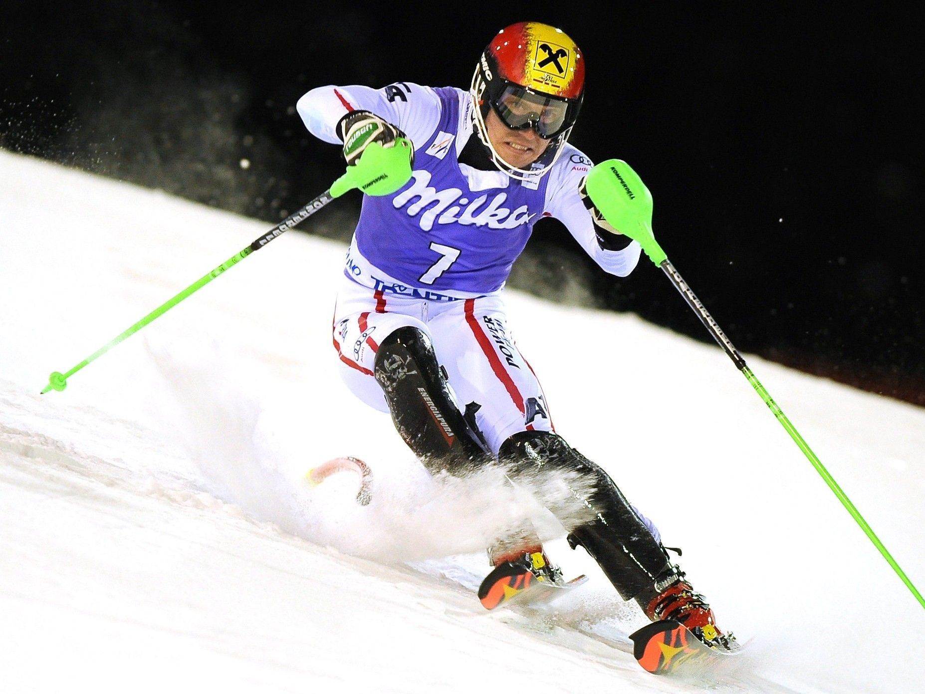 Marcel Hirscher domierte den Slalom in Madonna di Campiglio mit zweimal Laufbestzeit. Marcel Hirscher domierte den Slalom in Madonna di Campiglio mit zweimal Laufbestzeit.
