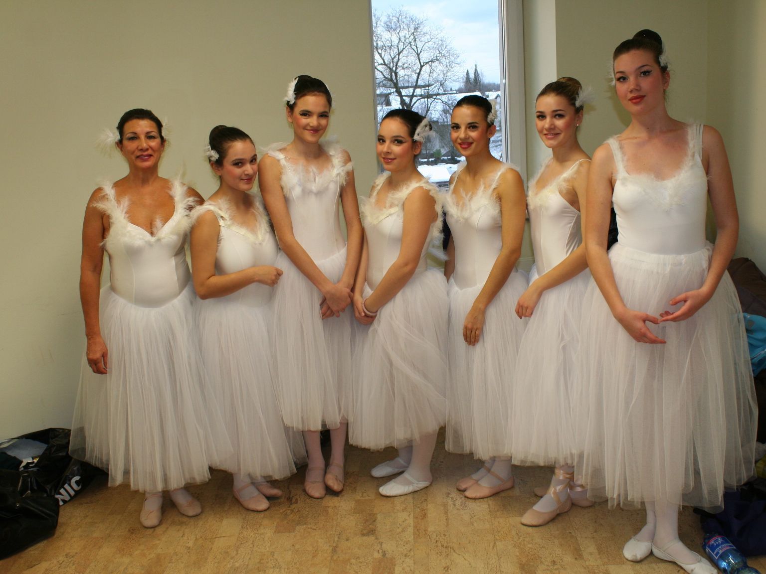 Tänzerinnen präsentierten unter der Leitung von Constanze Aßmann "Tanz der kleinen Schwäne" Tänzerinnen präsentierten unter der Leitung von Constanze Aßmann "Tanz der kleinen Schwäne"