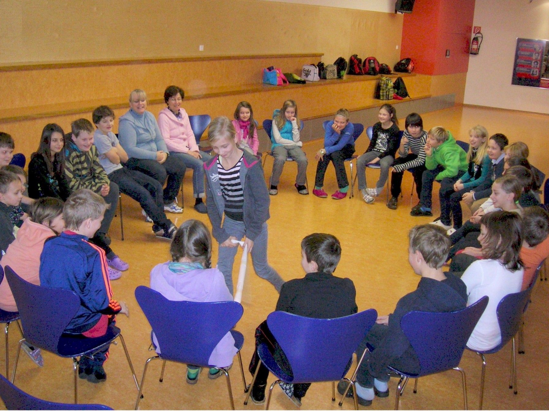 Die Schüler der Mittelschule Innermontafon beim Kennenlerntag im Schulsportzentrum.