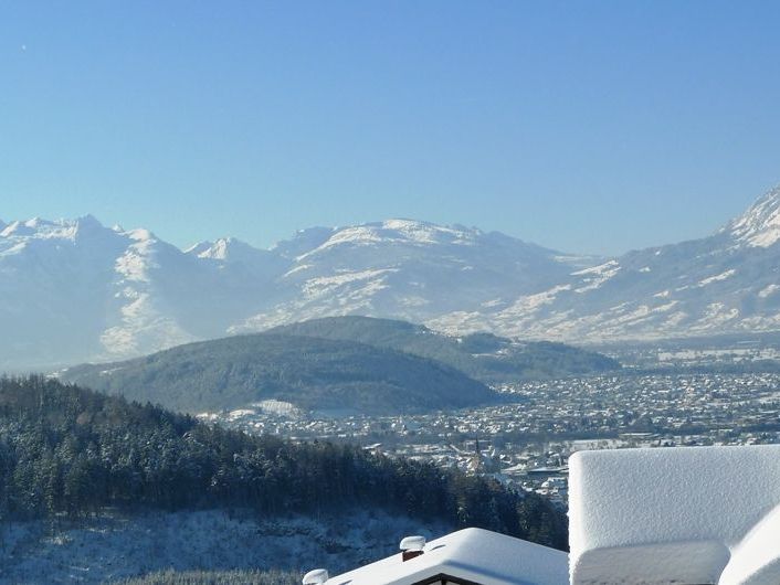 Blick von Batschuns auf das verschneite Rankweil und in Richtung Feldkirch. Blick von Batschuns auf das verschneite Rankweil und in Richtung Feldkirch.