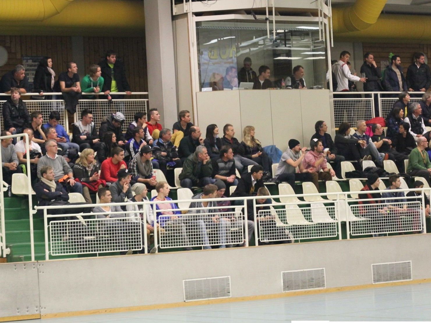 Die Gruppenphase der Vorrunde ist abgeschlossen, am Stefanitag beginnt das Aufstiegsturnier. Die Gruppenphase der Vorrunde ist abgeschlossen, am Stefanitag beginnt das Aufstiegsturnier.