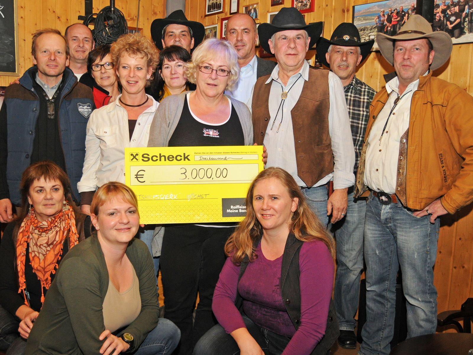 Pro Western Höchst spendete 3.000,- Euro für das Ortshilfswerk der Gemeinde.