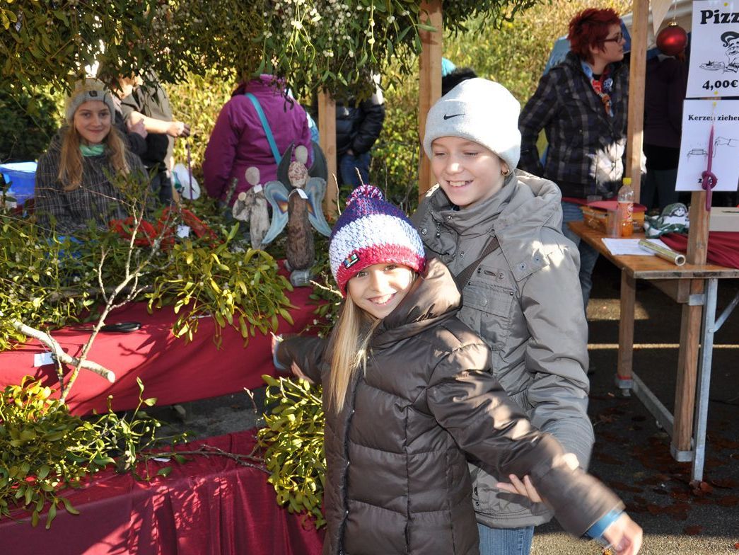 Groß und Klein freuen sich schon auf den morgigen Adventzauber im Harder Zentrum!