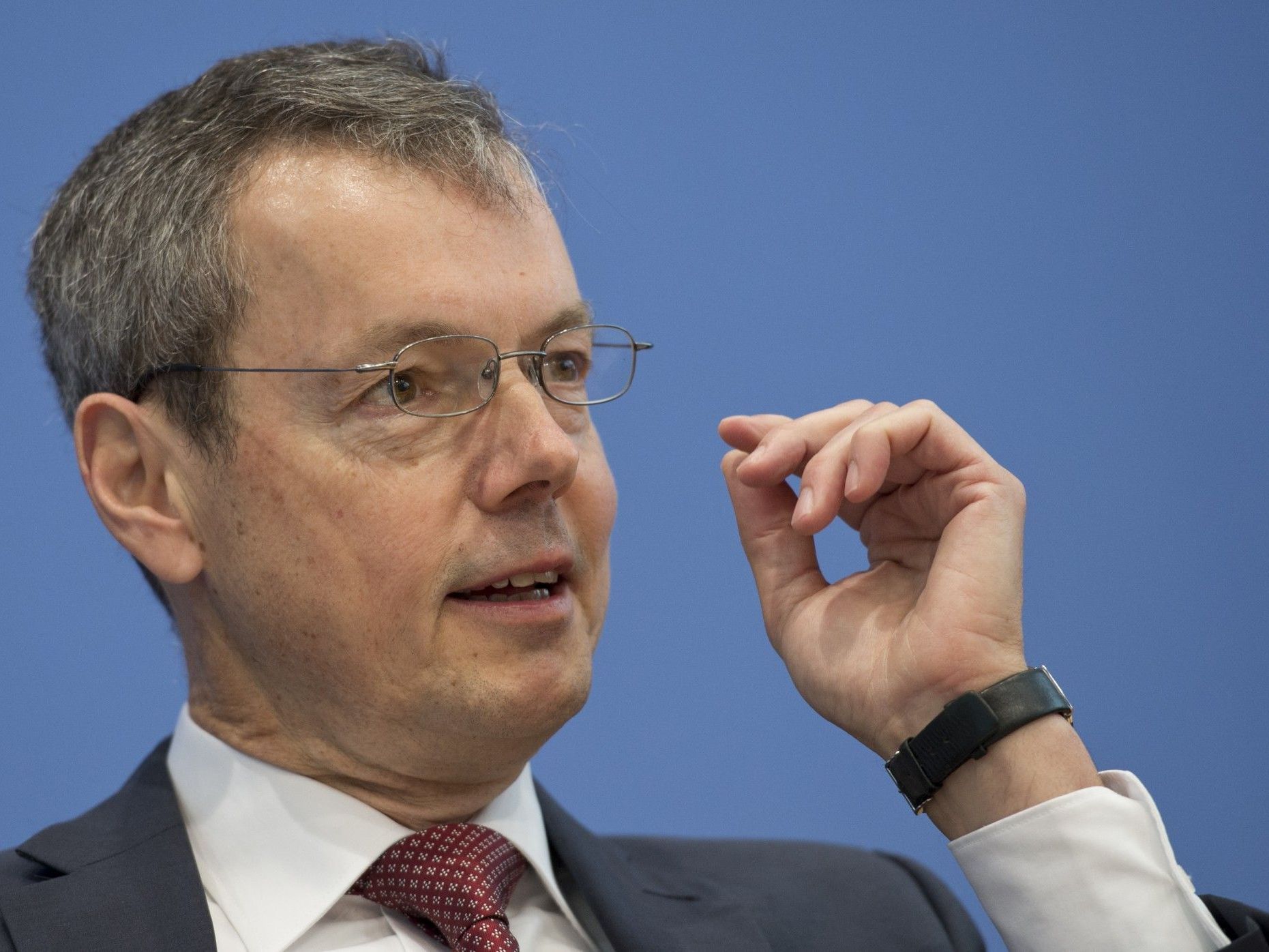 Peter Bofinger ist auch Mitglied der fünf "Wirtschaftsweisen" in Deutschland. Peter Bofinger ist auch Mitglied der fünf "Wirtschaftsweisen" in Deutschland.