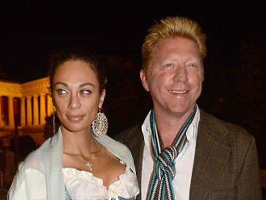 Boris Becker lässt sich vom Shitstorm nicht die Laune verderben. Boris Becker lässt sich vom Shitstorm nicht die Laune verderben.