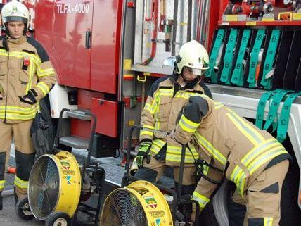27 Feuerwehrleute waren bei dem Brand in Vösendorf im Einsatz.
