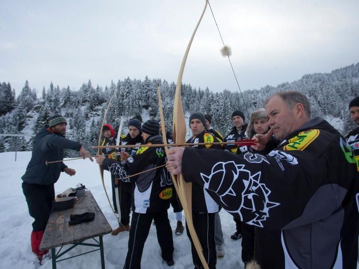 EC Dornbirn Coach Dave Mc Quenn hofft im Westderby gegen Innsbruch auf ein Weihnachtsgeschenk. EC Dornbirn Coach Dave Mc Quenn hofft im Westderby gegen Innsbruch auf ein Weihnachtsgeschenk.