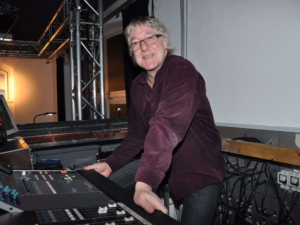 Manfred Rendl sorgt für den guten Ton in der Kulturwerkstatt Kammgarn. Manfred Rendl sorgt für den guten Ton in der Kulturwerkstatt Kammgarn.