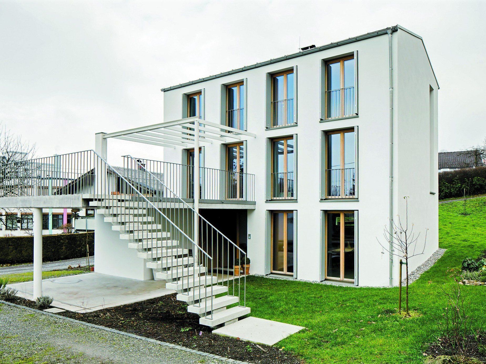 "Ein Haus, Wand, Fenster, Giebel, keine Kiste – zeitlos." (Bernhard Berger, Architekt) "Ein Haus, Wand, Fenster, Giebel, keine Kiste – zeitlos." (Bernhard Berger, Architekt)