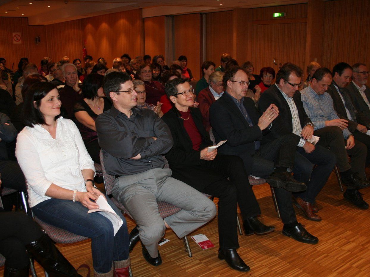 Das Thema „Pflege“ interessierte – der Andrang zum Vortragsabend war groß. Das Thema „Pflege“ interessierte – der Andrang zum Vortragsabend war groß.