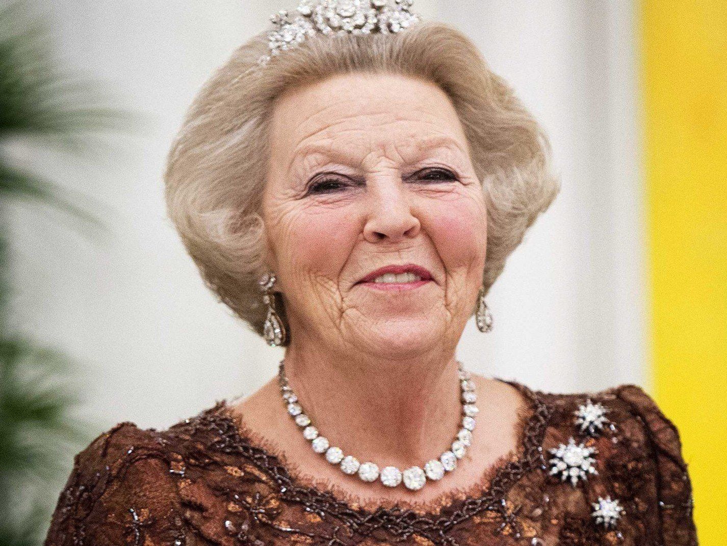 Beatrix dankt zugunsten ihres Sohnes ab. Beatrix dankt zugunsten ihres Sohnes ab.