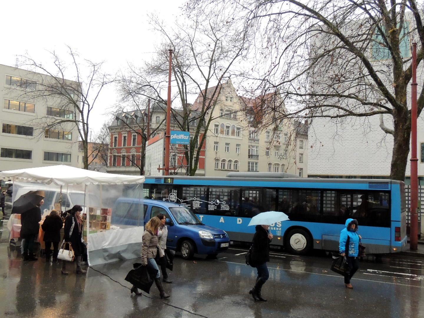 Die Stadtbusbenützer werden gebeten auf die Landbuslinie „Inselstraße“ auszuweichen