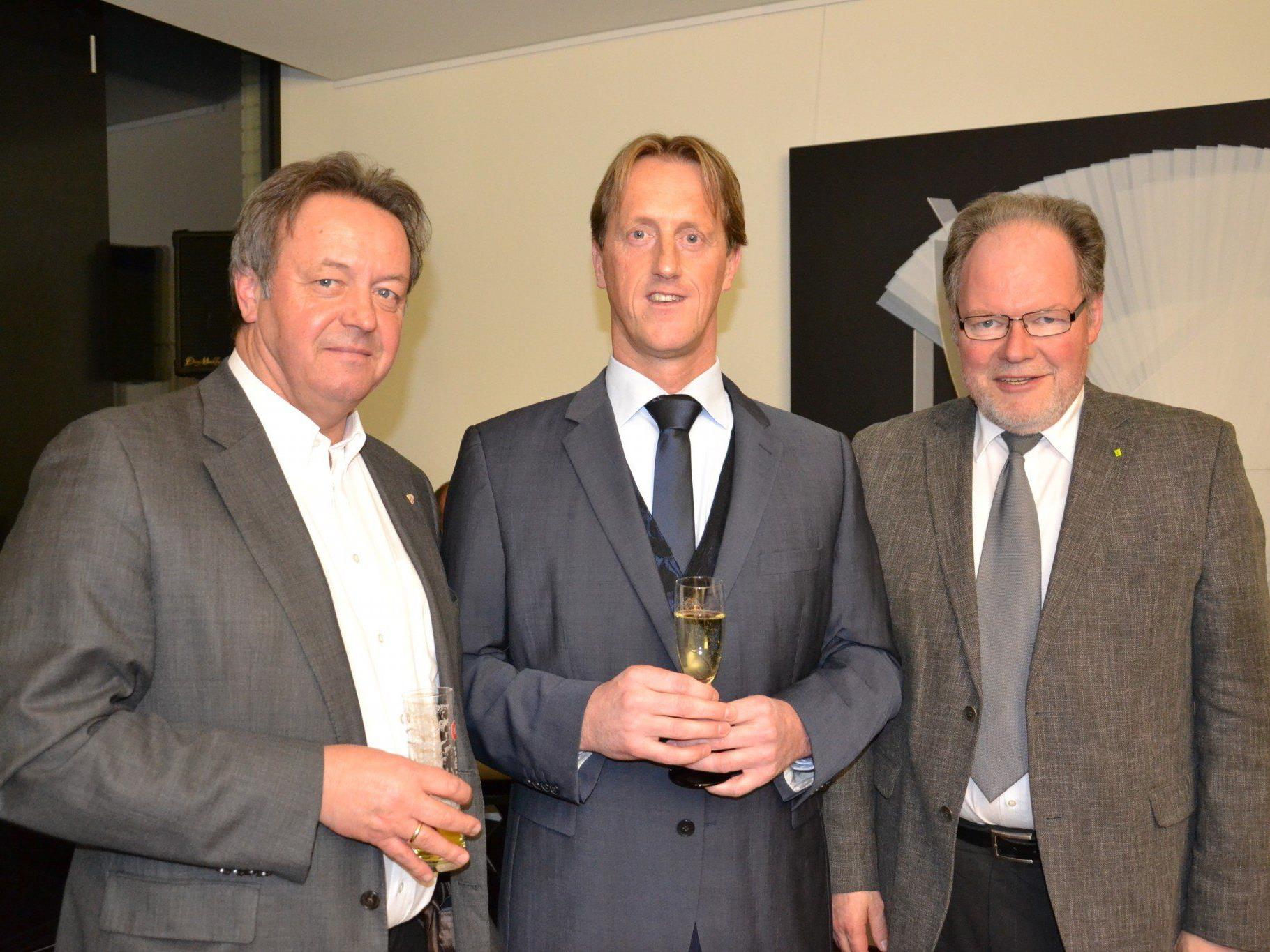 Hermann Metzler (ZM3), Rechtsanwalt Dr. Edgar Veith & Bürgermeister Werner Huber (v.l.)