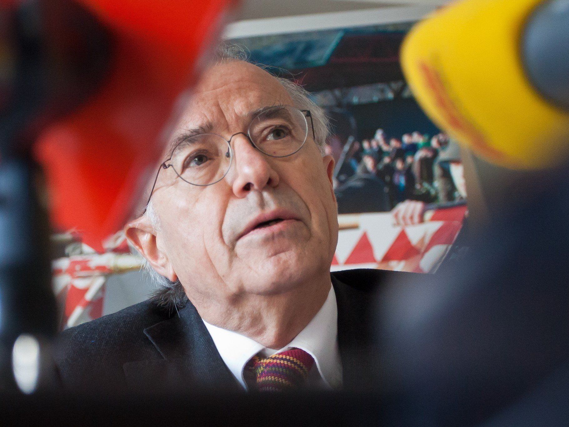 Altlandeshauptmann Herbert Sausgruber tritt für die Beibehaltung der Wehrpflicht ein Altlandeshauptmann Herbert Sausgruber tritt für die Beibehaltung der Wehrpflicht ein
