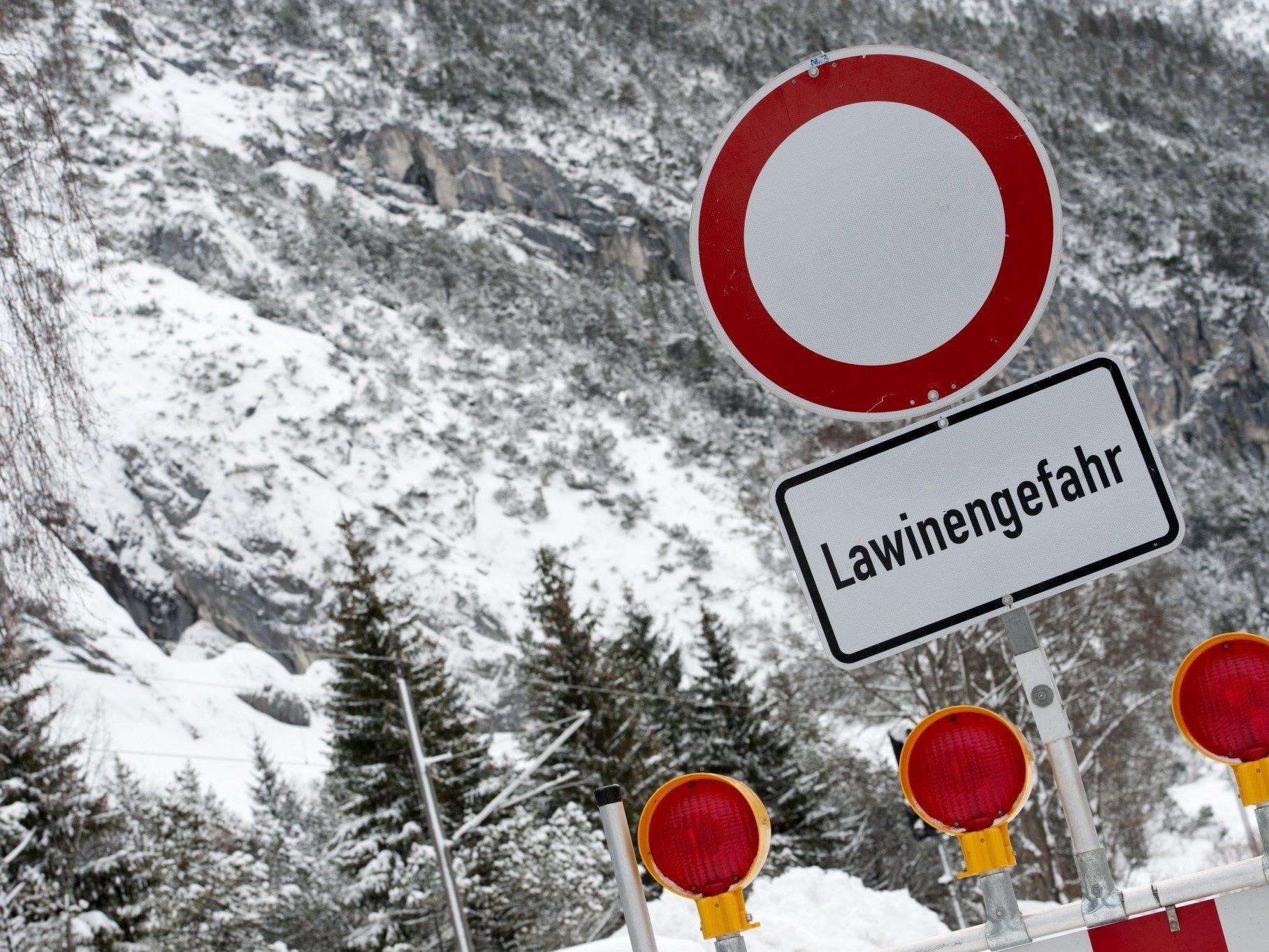 200 Meter langes und 50 Meter breites Schneebrett ging am Dienstag im Bereich der Lecher Skiroute 56 ab.