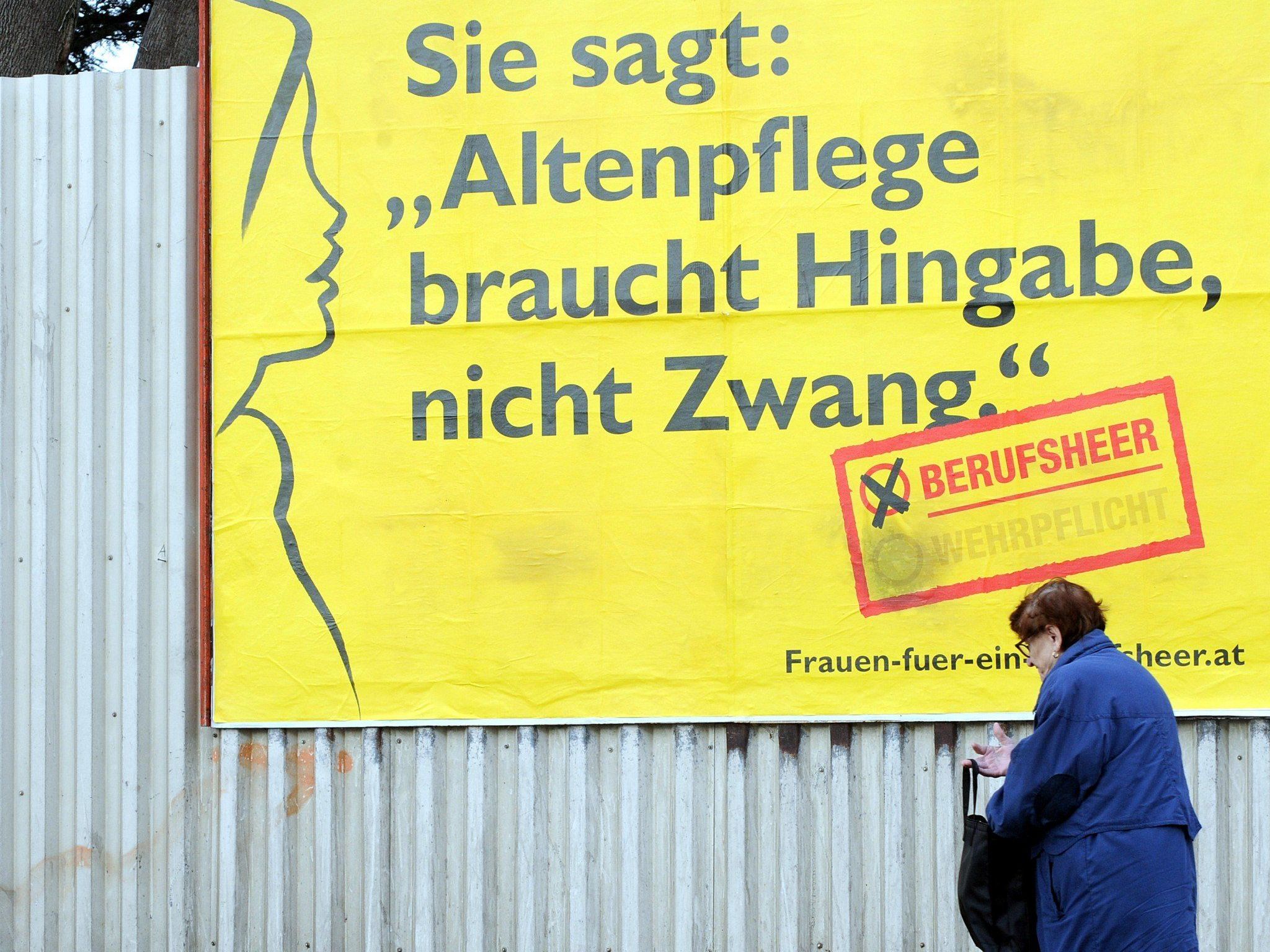 Es werde unseriös für die Abschaffung der Wehrpflicht geworben. Es werde unseriös für die Abschaffung der Wehrpflicht geworben.