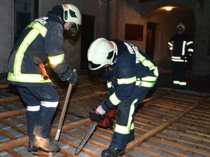 Am Donnerstag befand sich die Feuerwehr in Ternitz im Sturmeinsatz. Am Donnerstag befand sich die Feuerwehr in Ternitz im Sturmeinsatz.