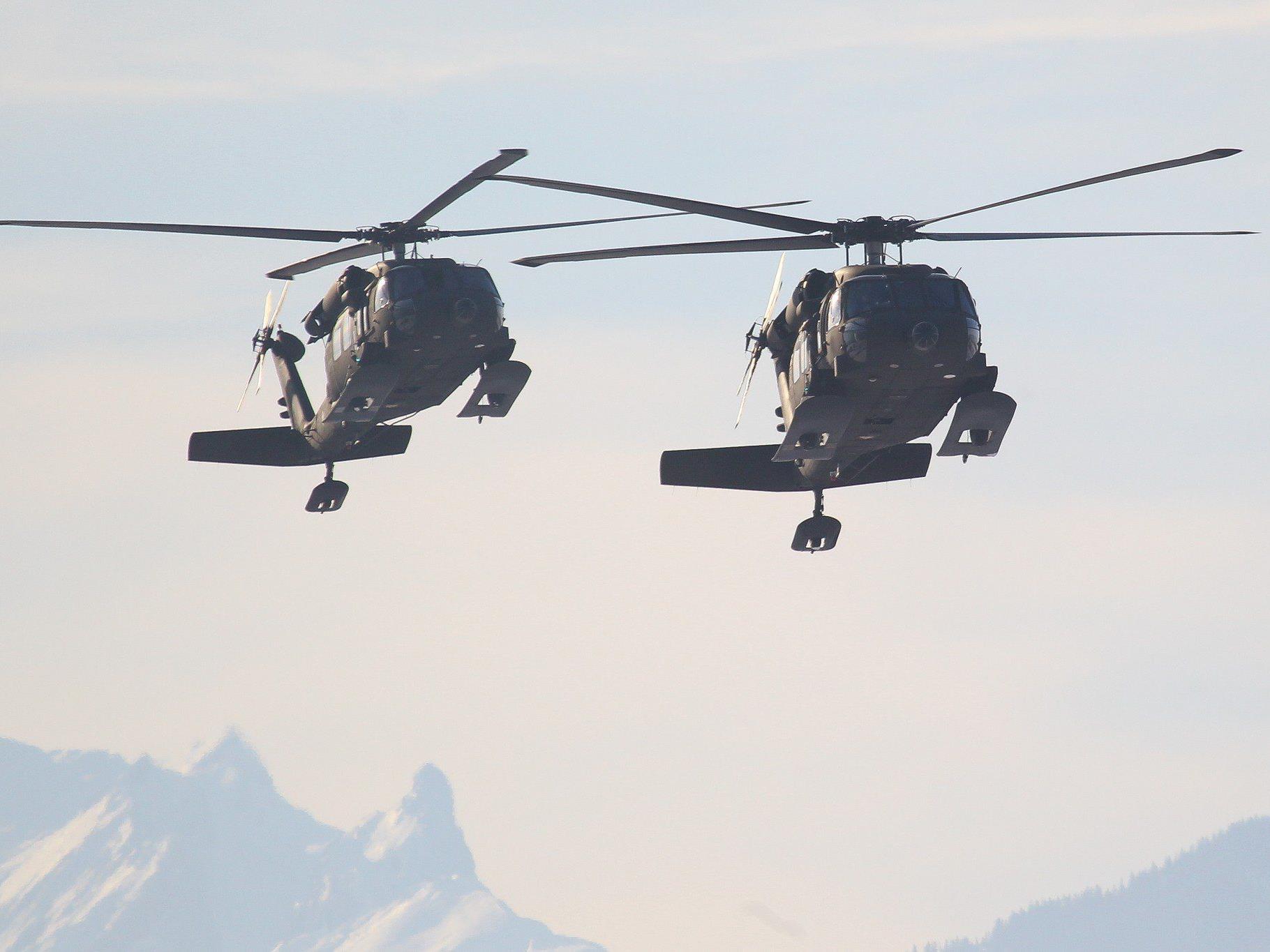 Glück für einen schwer verletzten Skifahrer - nur ein Hubschrauber des Bundesheers war frei.