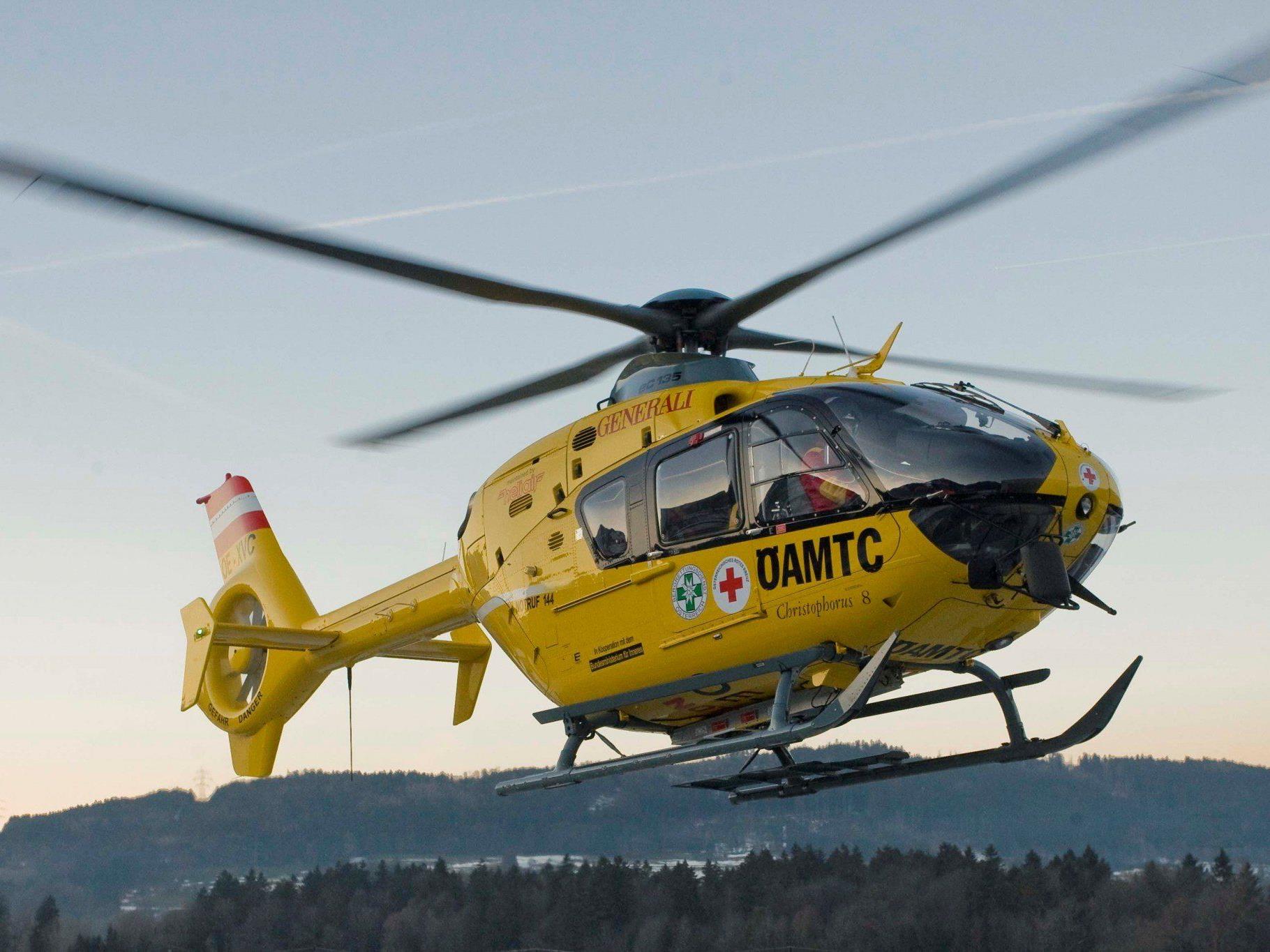 Eine deutsche Skifahrerin musste mit dem Rettungshubschrauber ins Spital gebracht werden.
