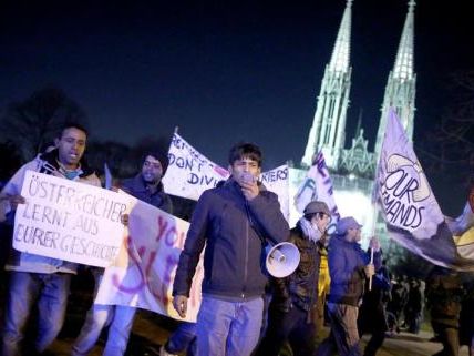 Am Mittwoch findet erneut eine Demo der Votivkirchen-Flüchtlinge statt. Am Mittwoch findet erneut eine Demo der Votivkirchen-Flüchtlinge statt.