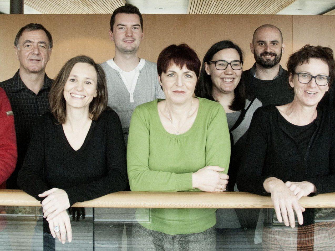 Das Team von die3 freut sich über sieben Einträge im „Jahr(buch) der Werbung 2013“.