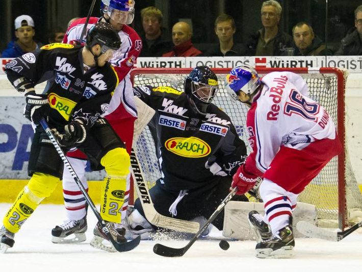Keine Punkte und keine Tore von EC Dornbirn bei der 0:3 Niederlage in Linz. Keine Punkte und keine Tore von EC Dornbirn bei der 0:3 Niederlage in Linz.