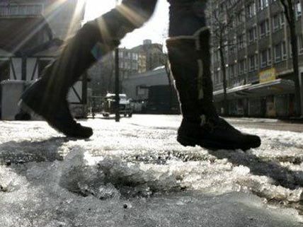 Am Montag könnte es in Wien zu Glatteis-Bildung kommen. Am Montag könnte es in Wien zu Glatteis-Bildung kommen.