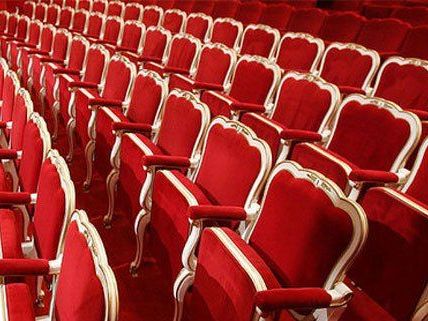 Auch als Dramatiker und Filmemacher war Erwin Kisser bekannt. Auch als Dramatiker und Filmemacher war Erwin Kisser bekannt.