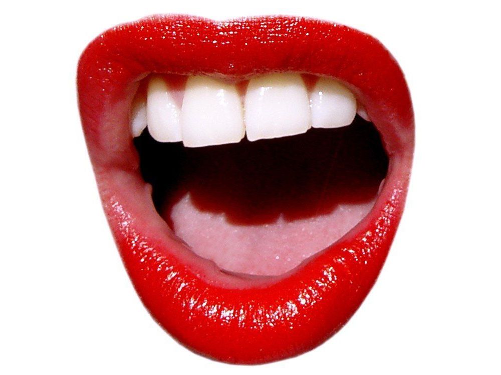 Wer Lippenstifte regelmäßig verwendet, verspeist so nebenbei im Lauf seines Lebens etwa zwei Kilo davon. Wer Lippenstifte regelmäßig verwendet, verspeist so nebenbei im Lauf seines Lebens etwa zwei Kilo davon.