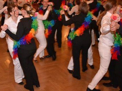 Der 16. Wiener Regenbogenball findet am 2. Februar 2013 statt. Der 16. Wiener Regenbogenball findet am 2. Februar 2013 statt.