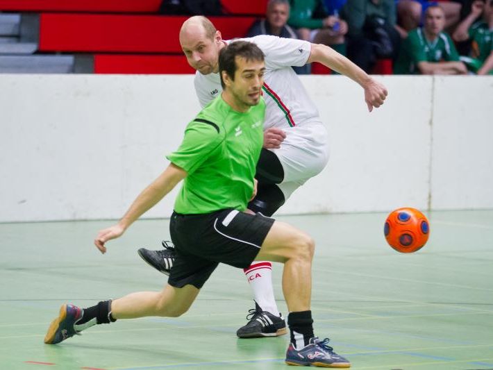 Didi Berchtold wurde mit dem FC Koblach Zweiter beim AH Turnier in Dornbirn und glänzte mit Spielwitz. Didi Berchtold wurde mit dem FC Koblach Zweiter beim AH Turnier in Dornbirn und glänzte mit Spielwitz.