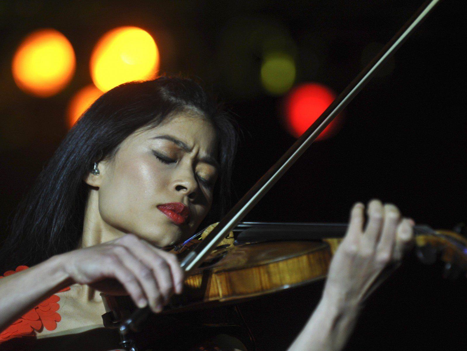 Vanessa Mae macht offenbar nicht nur an der Geige, sondern auch auf Skiern eine gute Figur.