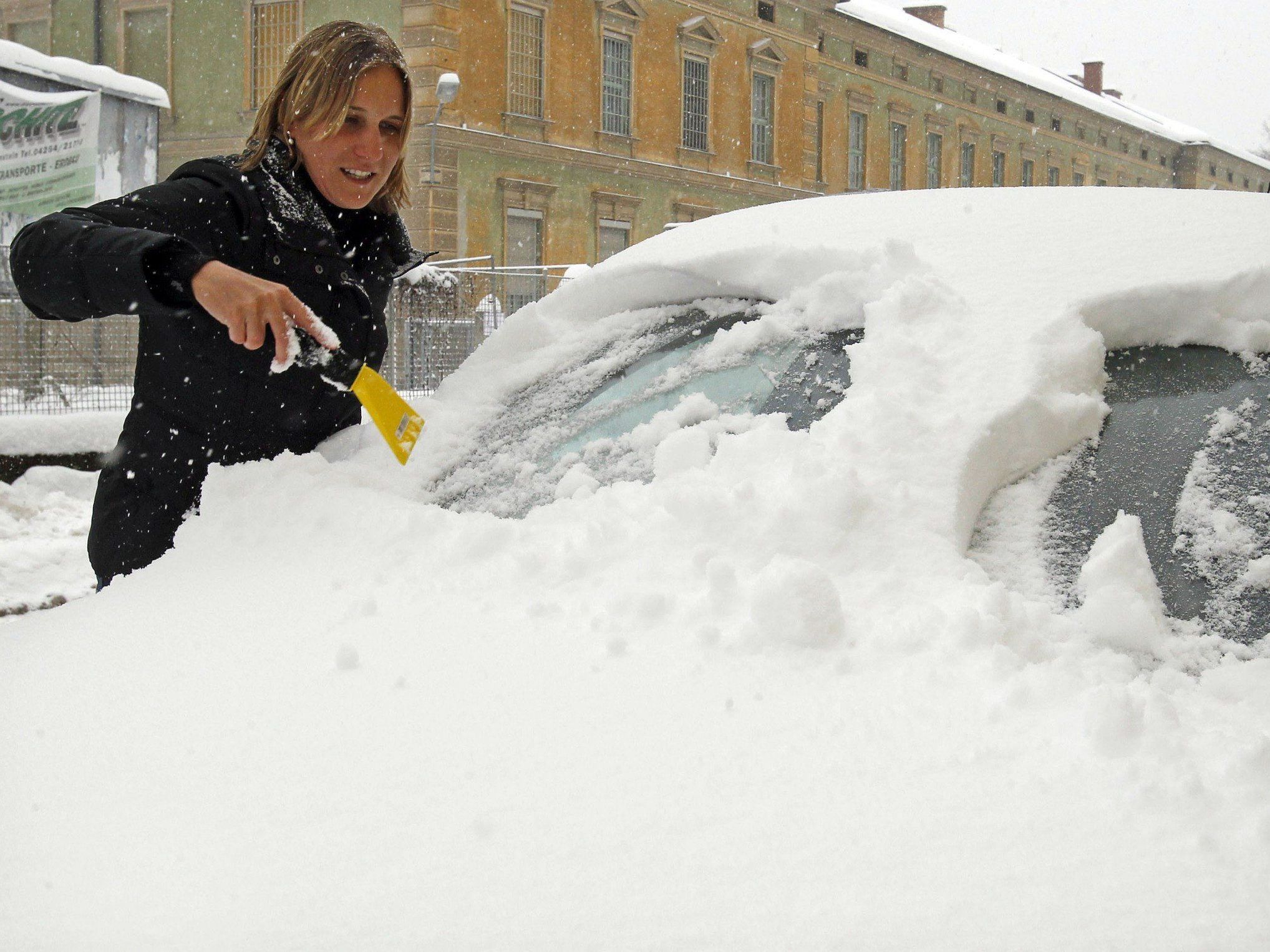 Nicht nur außen, auch innen kann sich bei frostigen Temperaturen schnell Eis bilden. Nicht nur außen, auch innen kann sich bei frostigen Temperaturen schnell Eis bilden.