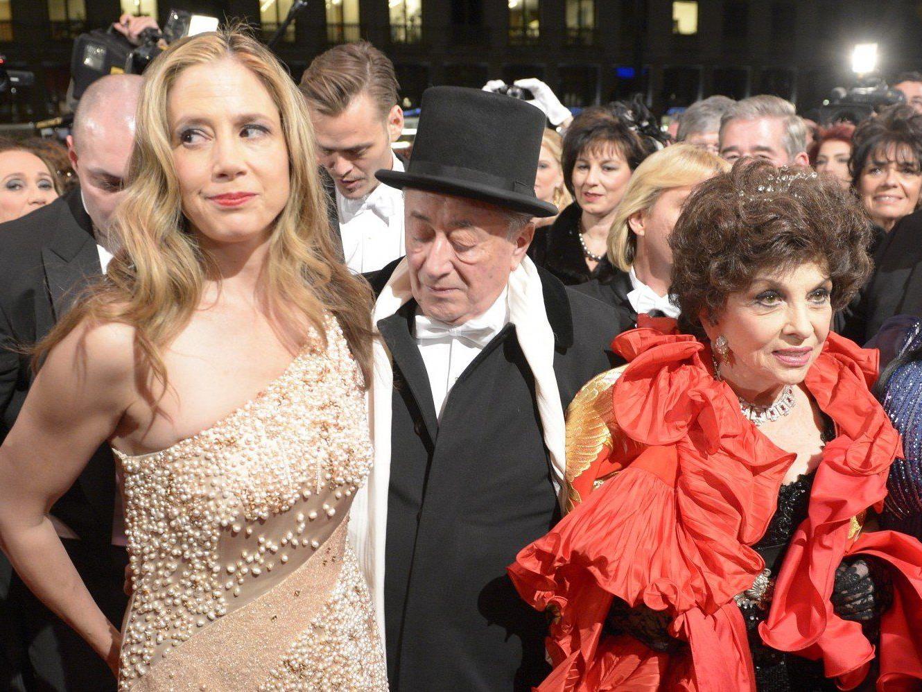Richard Lugner mit Mira Sorvino und Gina Lollobrigida am Wiener opernball 2013.