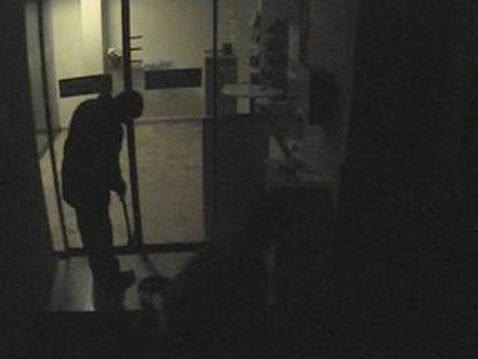 Das Bild aus der Überwachungsanlage der Raiffeisenbank. Das Bild aus der Überwachungsanlage der Raiffeisenbank.