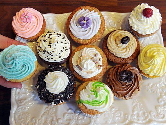 Cupcakes werden immer beliebter - und sind in ein paar erstklassigen Kuchen-Shops in Wien erhältlich Cupcakes werden immer beliebter - und sind in ein paar erstklassigen Kuchen-Shops in Wien erhältlich