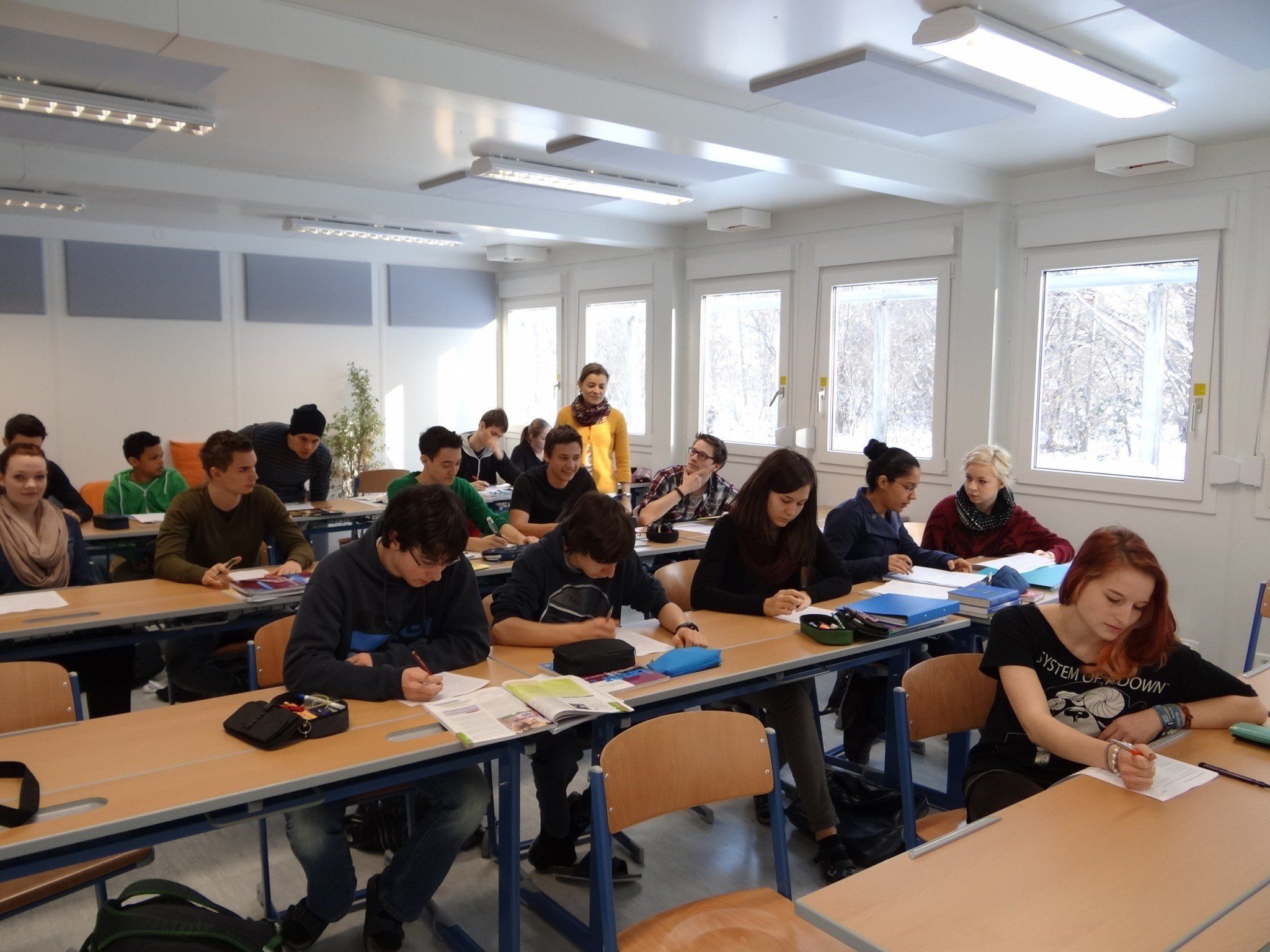 In zwei Containern sind seit Herbst 2012 im BORG Götzis zwei Schulklassen untergebracht In zwei Containern sind seit Herbst 2012 im BORG Götzis zwei Schulklassen untergebracht