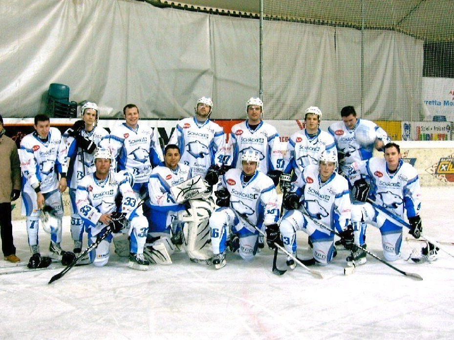 Freude beim EHC-Team nach 4:3 Erfolg Freude beim EHC-Team nach 4:3 Erfolg