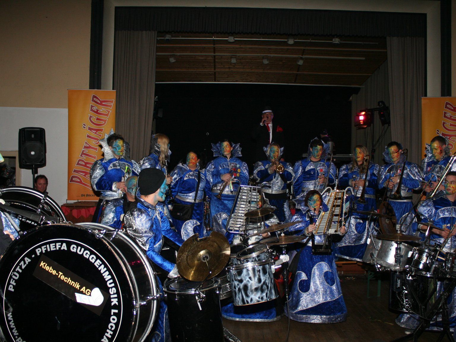 Pfütza Pfiefa sorgten beim Zunftball für Bombenstimmung Pfütza Pfiefa sorgten beim Zunftball für Bombenstimmung