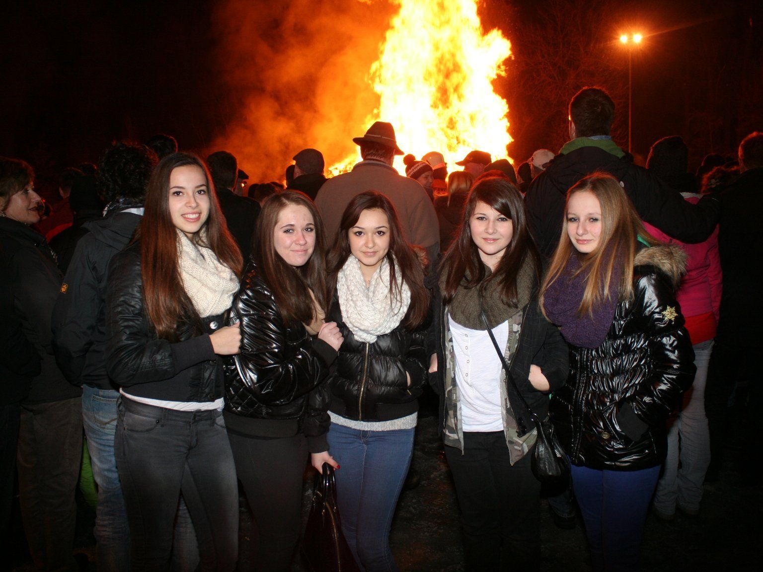 Anja, Antonella, Zara, Fabienne und Lilly beim Funken in Bregenz Anja, Antonella, Zara, Fabienne und Lilly beim Funken in Bregenz