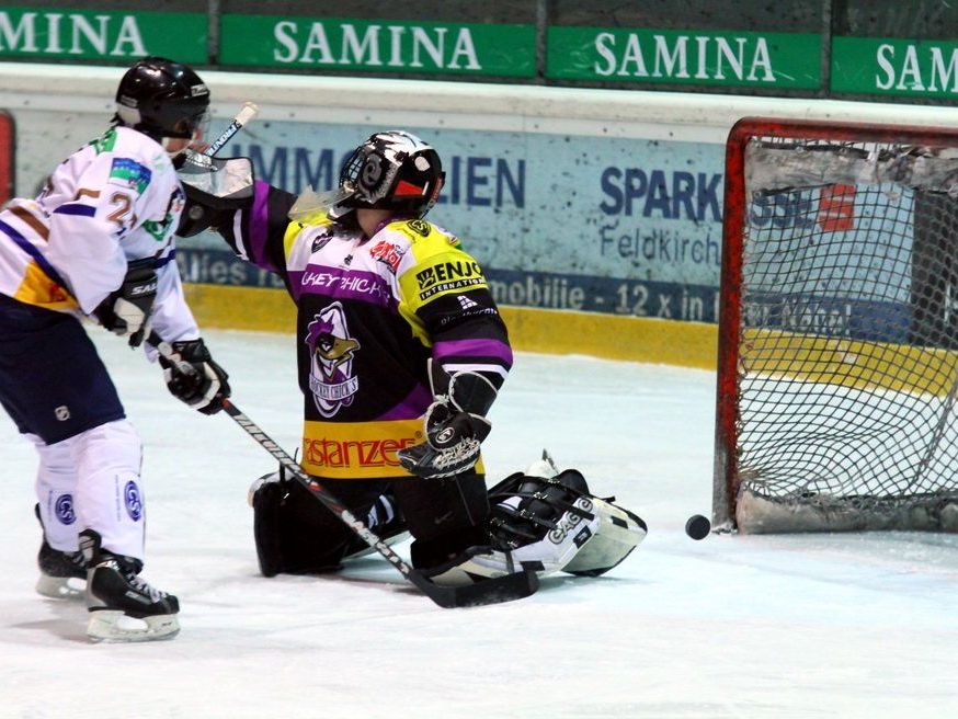 Elke Mähr schoss das 1:1 im Spiel gegen die VEU Hockey Chicks, aber Rankweil verlor mit 1:3 Elke Mähr schoss das 1:1 im Spiel gegen die VEU Hockey Chicks, aber Rankweil verlor mit 1:3