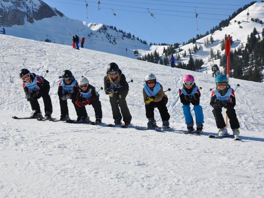 Lochauer Ortsvereine-Schimeisterschaft im Schigebiet Mellau-Damüls Lochauer Ortsvereine-Schimeisterschaft im Schigebiet Mellau-Damüls