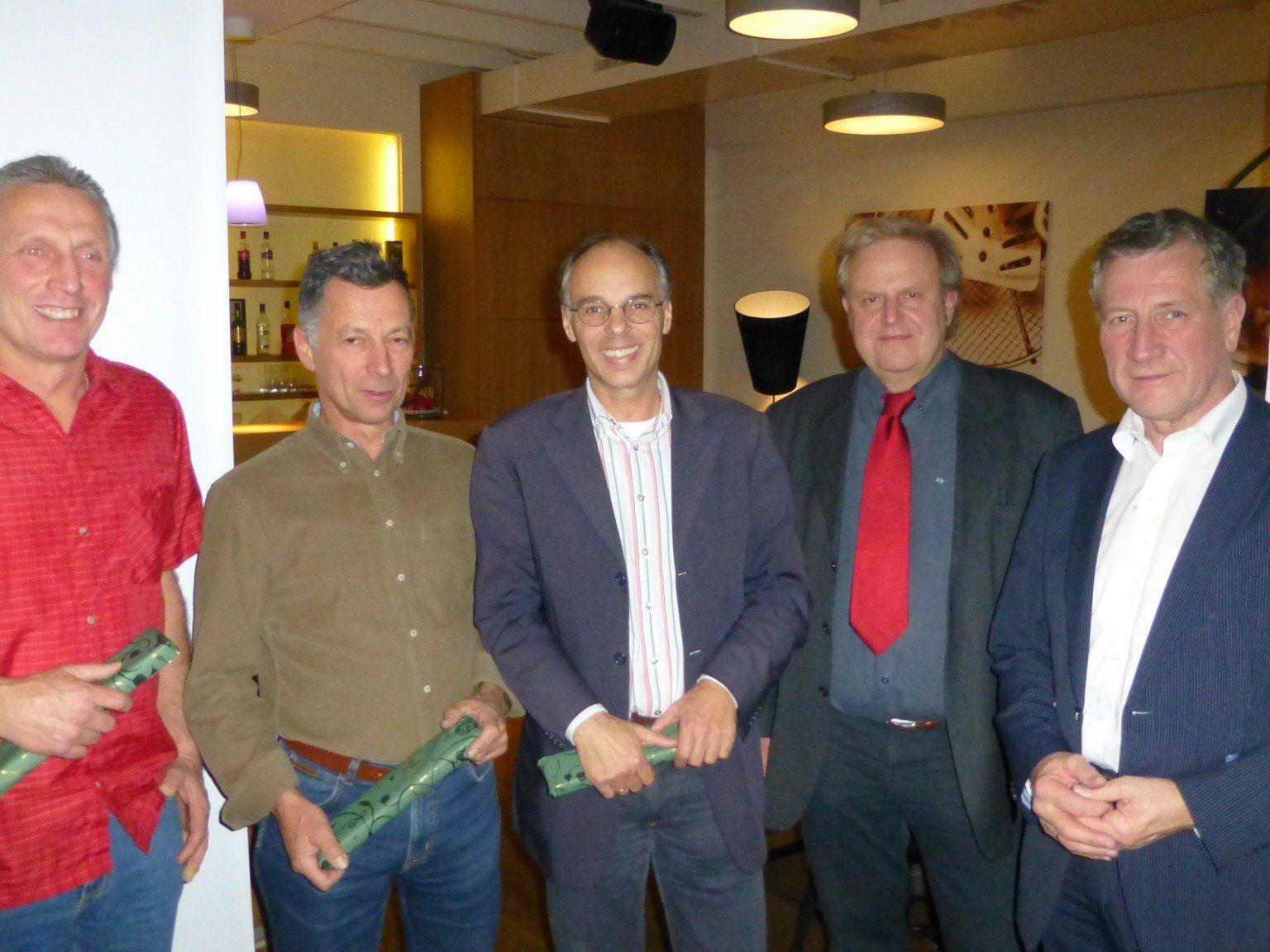 Von links nach rechts: Stefan Küng, Werner Nessler, Albert Zoderer, Eckart Drössler, Landesrat Erich Schwärzler. Nicht im Bild: Franz-Karl Meusburger.