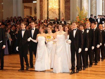 Der Ball der Wiener Wirtschaft 2013 fand auch heuer wieder in der Hofburg statt. Der Ball der Wiener Wirtschaft 2013 fand auch heuer wieder in der Hofburg statt.