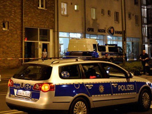 Vater alarmierte die Polizei. Vater alarmierte die Polizei.