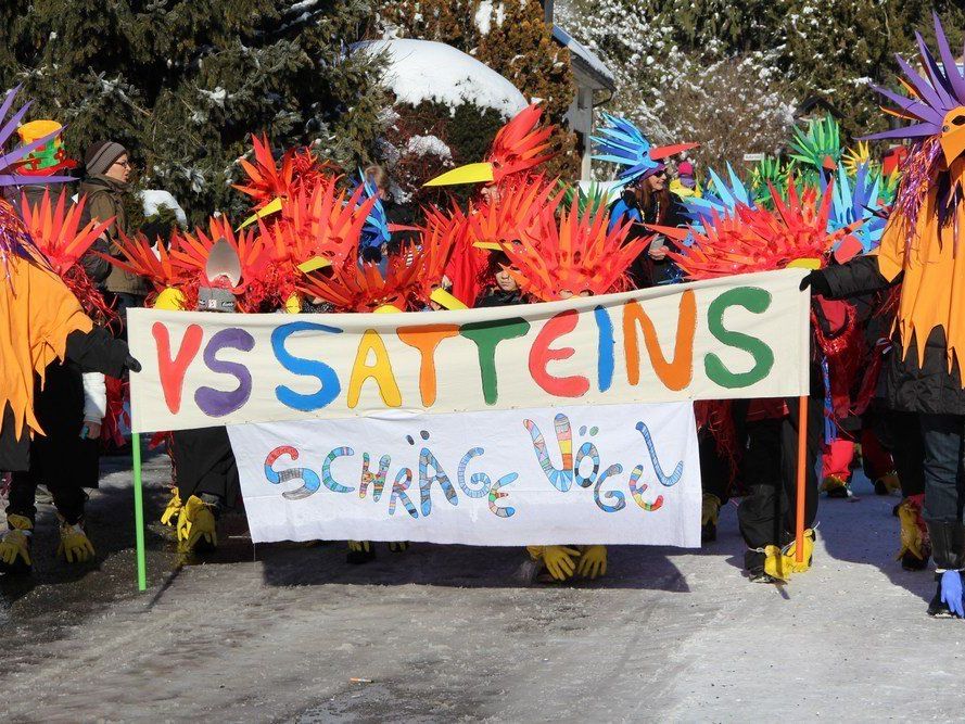 Die Volksschule beeindruckte mit ihren schrägen Vögeln Die Volksschule beeindruckte mit ihren schrägen Vögeln