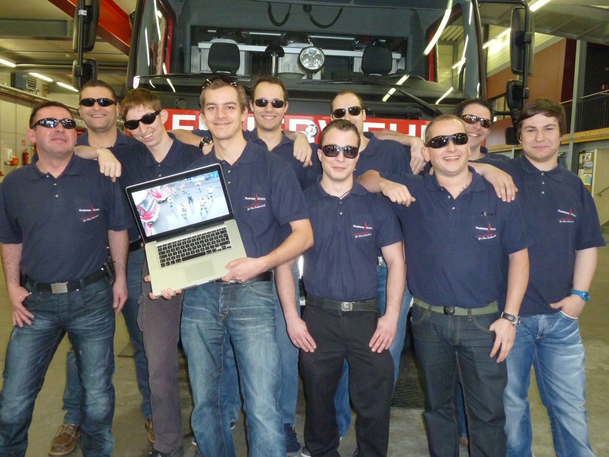 Die „Firefighter-Styler“: Bernd Gwehenberger, Christian Nicolussi, Benjamin Erhard, Dominik Matt, Thomas Egle, Stefan Rebenklauber, Stefan Breuss, Christian Dallabrida, Andreas Sohm und Simon Längle. Die „Firefighter-Styler“: Bernd Gwehenberger, Christian Nicolussi, Benjamin Erhard, Dominik Matt, Thomas Egle, Stefan Rebenklauber, Stefan Breuss, Christian Dallabrida, Andreas Sohm und Simon Längle.