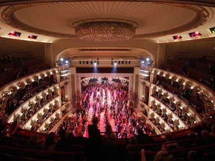 Zahlreiche Stargäste werden bei dem restlos ausverkauften Ball erwartet. Zahlreiche Stargäste werden bei dem restlos ausverkauften Ball erwartet.